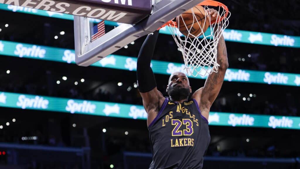 Phoenix vs Los Angeles market analysis Apr 10